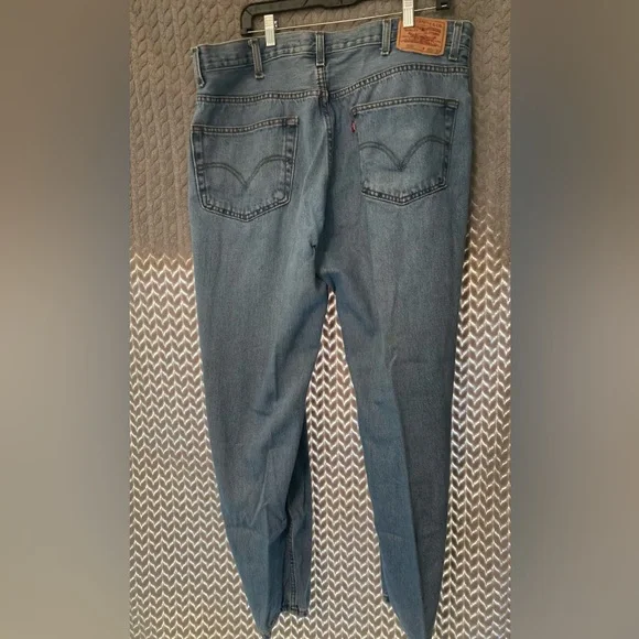 Levi's 550 Men’s Jeans 40x32 Blue Denim Relaxed Fit Straight Leg - Picture 3 of 6